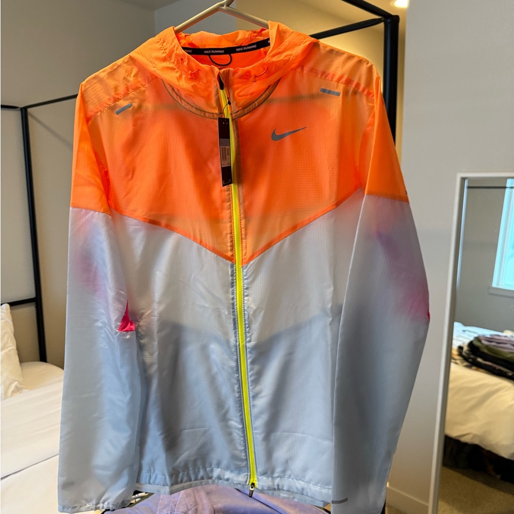 Men’s Nike tech running lightweight jacket
